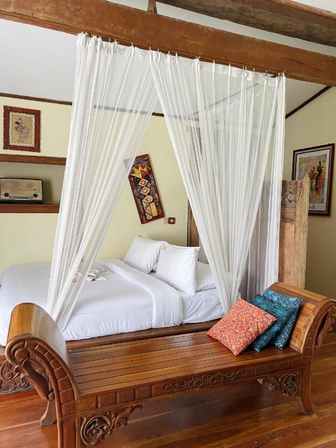 Sapulidi Cafe, Gallery & Resort Лембанг Екстериор снимка