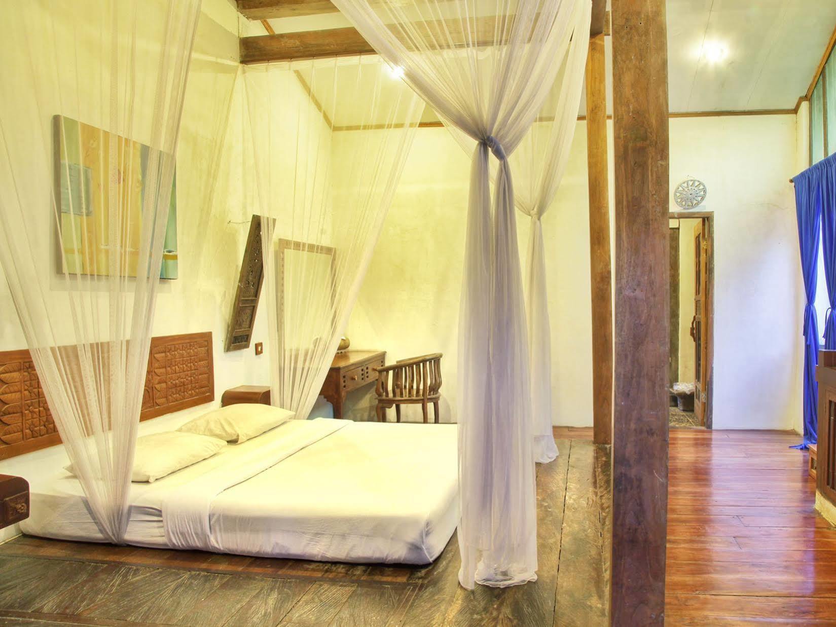 Sapulidi Cafe, Gallery & Resort Лембанг Екстериор снимка