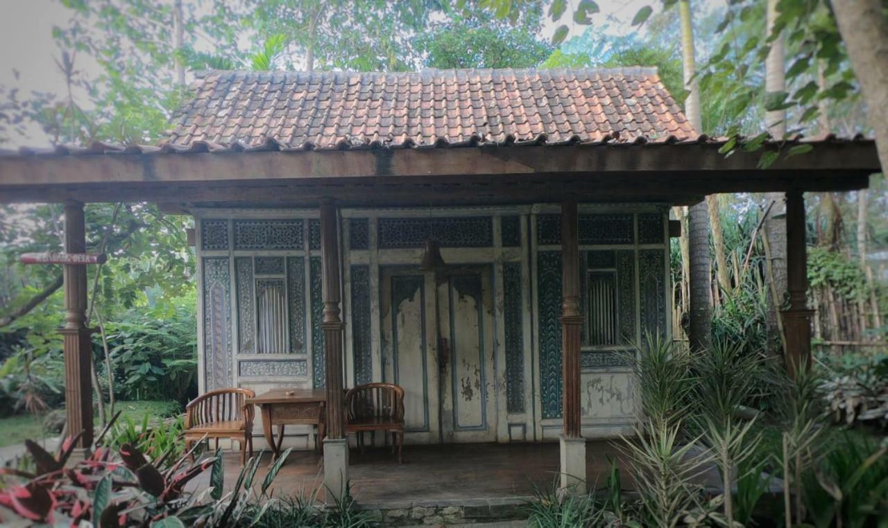 Sapulidi Cafe, Gallery & Resort Лембанг Екстериор снимка